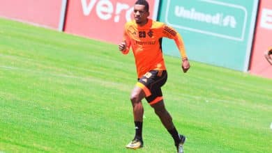 Dalbert recebe chance para acirrar briga por titularidade no Internacional e merecer renova&ccedil;&atilde;o