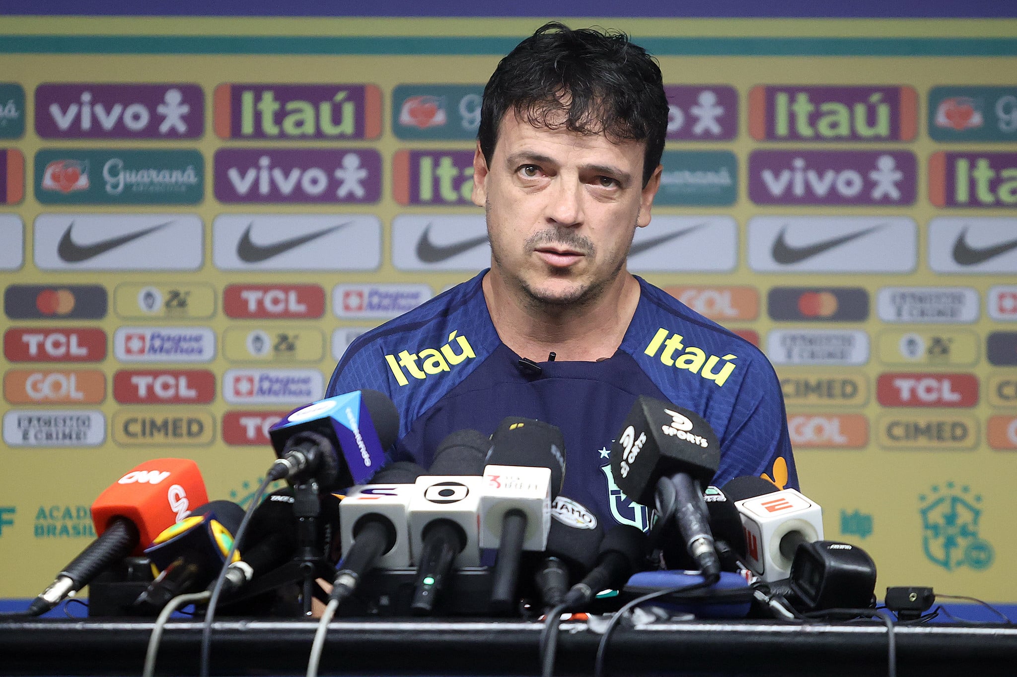 Diniz sai em defesa de Neymar e usa n&uacute;meros para banc&aacute;-lo como protagonista da Sele&ccedil;&atilde;o
