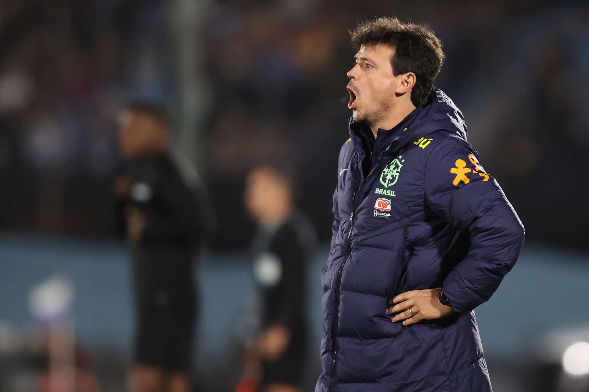 Diniz v&ecirc; Sele&ccedil;&atilde;o retroceder ap&oacute;s trope&ccedil;os e sai de Data Fifa com mais problemas a resolver