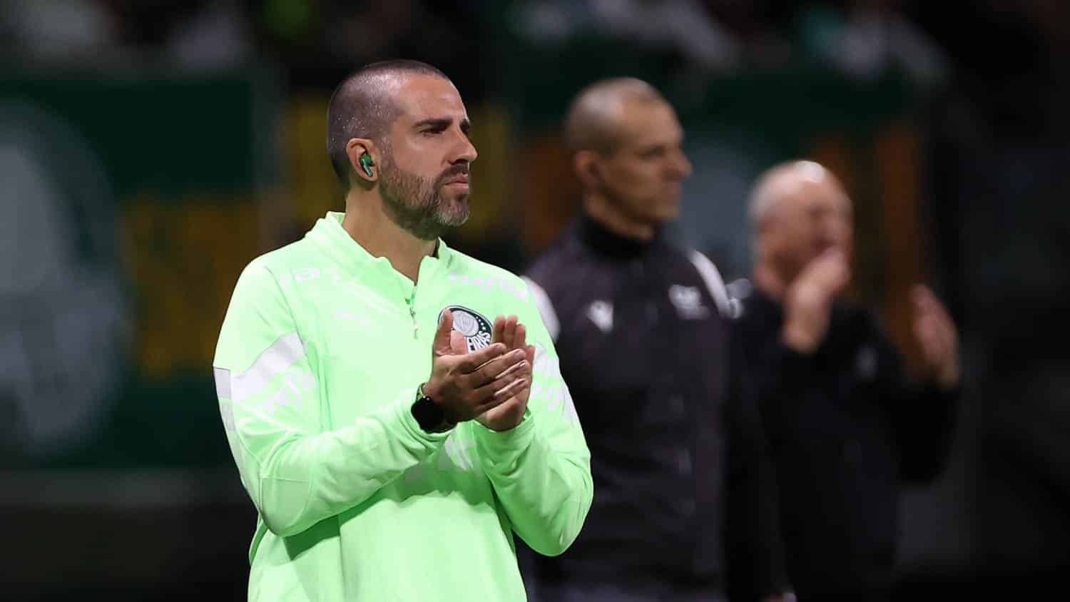 Auxiliar assume que Palmeiras vive pior fase na Era Abel e pede uni&atilde;o da &ldquo;fam&iacute;lia&rdquo;