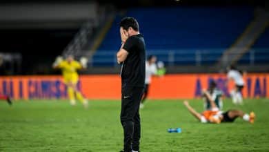 Arthur Elias encerra ciclo no Corinthians com l&aacute;grimas e &lsquo;vira a chave&rsquo; em tempo recorde para assumir a Sele&ccedil;&atilde;o