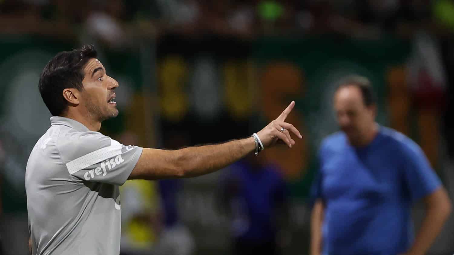 Nada como vencer: falante, Abel revela abatimento de Veiga, elogia Palmeiras e at&eacute; o juiz