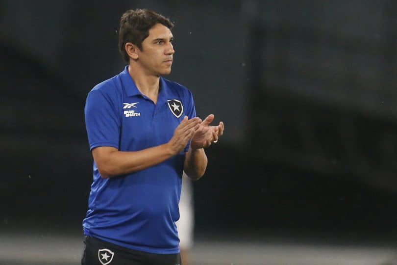 Lúcio Flávio tenta ver lado em derrota do Botafogo que a torcida só vê lados ruins