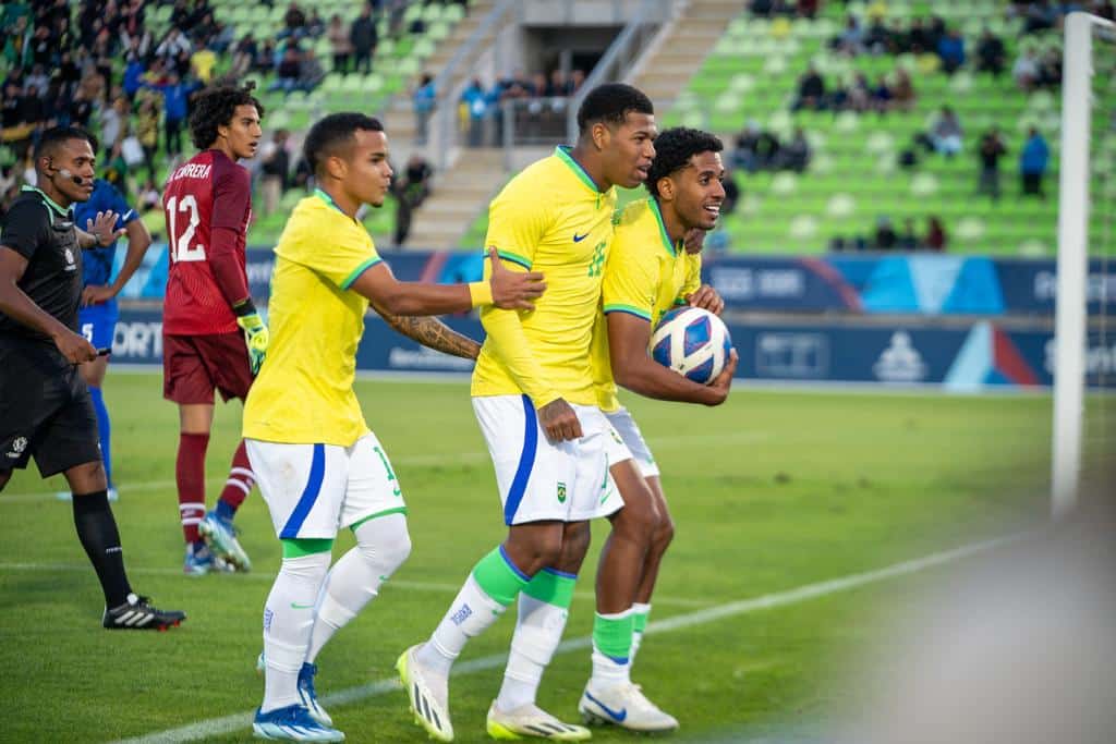 Brasil sofre, mas estreia no Pan com vit&oacute;ria gra&ccedil;as a gol salvador de zagueiro&nbsp;do&nbsp;Vasco