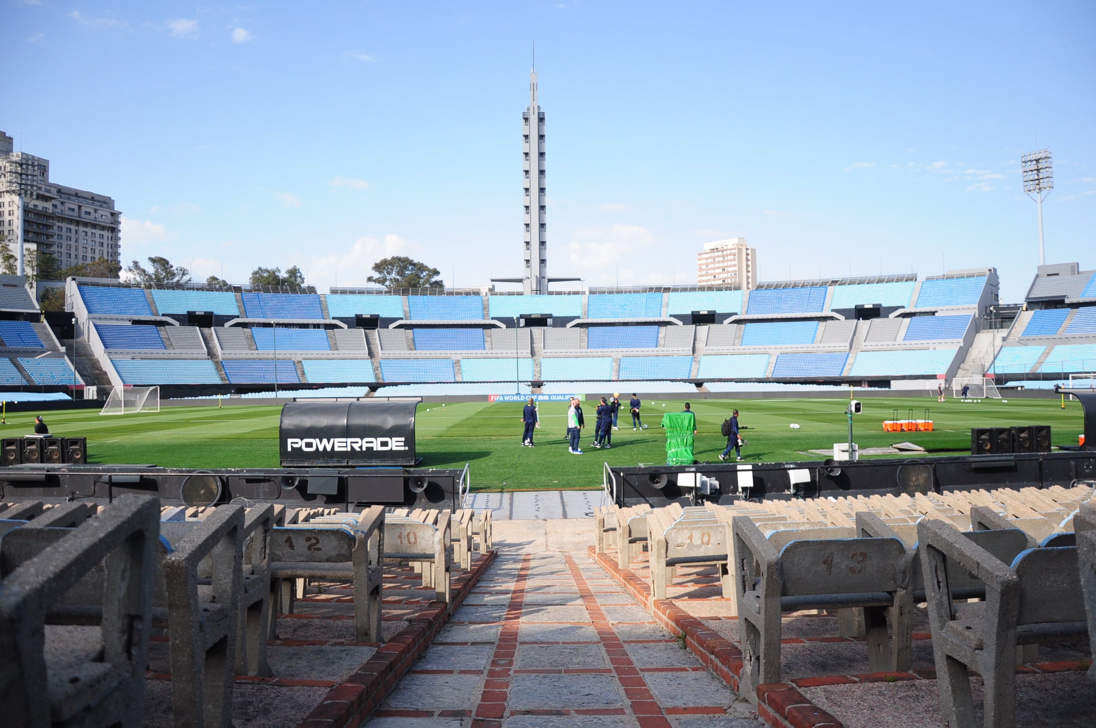 De entrada pela churrasqueira a rio onde caem bolas: te levamos para conhecer 10 est&aacute;dios raiz do Uruguai