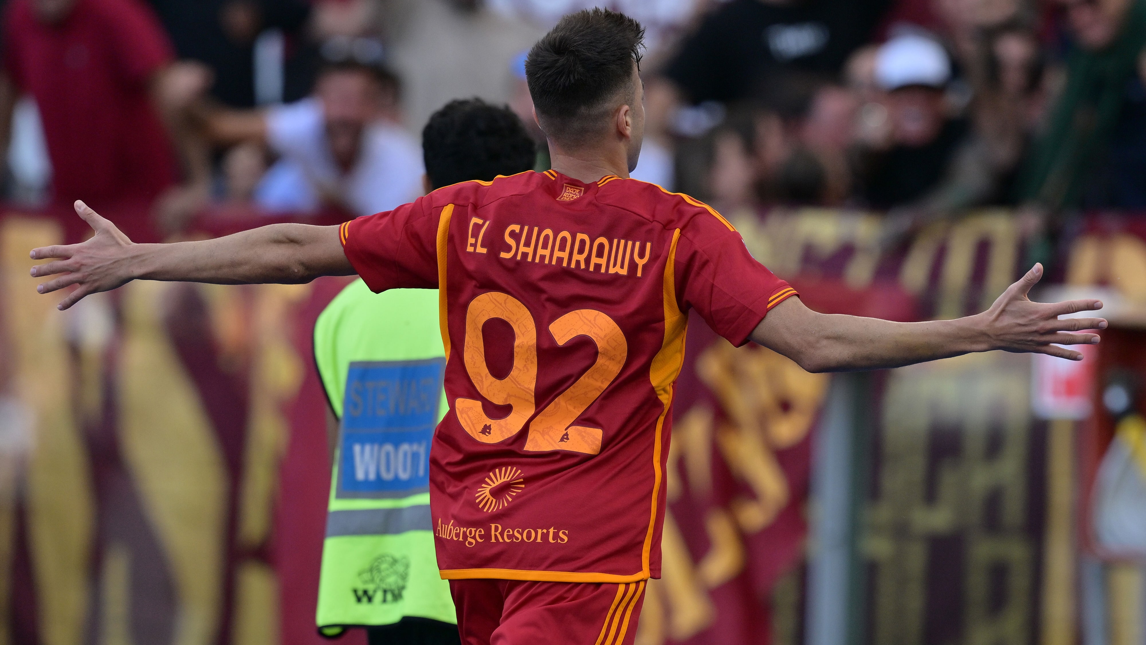 Roma teve gol de El Shaarawy aos 45 do segundo tempo e expuls&atilde;o de Mourinho em vit&oacute;ria sobre o Monza