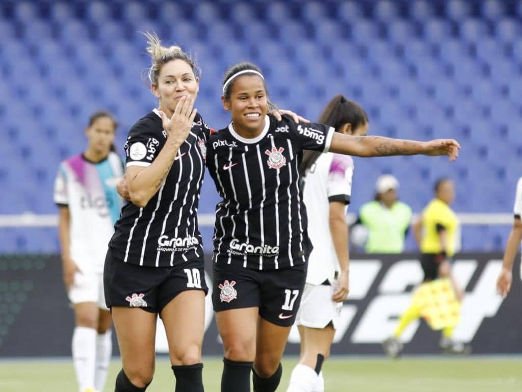 Corinthians arrebata Libertad Limpe&ntilde;o e vai &agrave;s quartas de final da Libertadores Feminina pela 5&ordf; vez