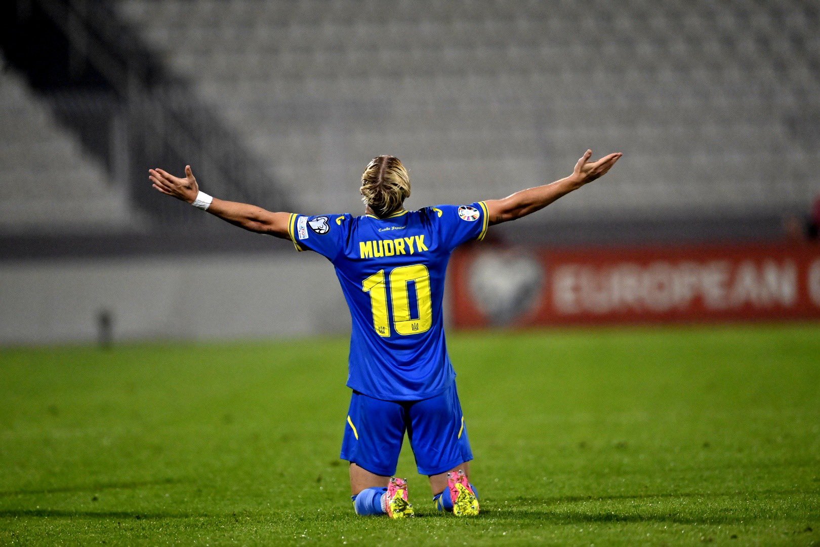 A Ucr&acirc;nia conseguiu sofrer contra Malta, mas venceu e decidir&aacute; vaga na Eurocopa com a It&aacute;lia