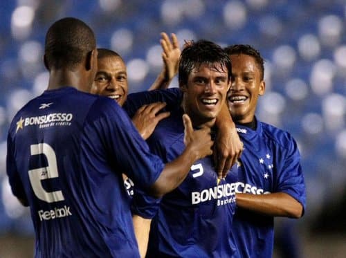Fabr&iacute;cio atuando com a camisa do Cruzeiro