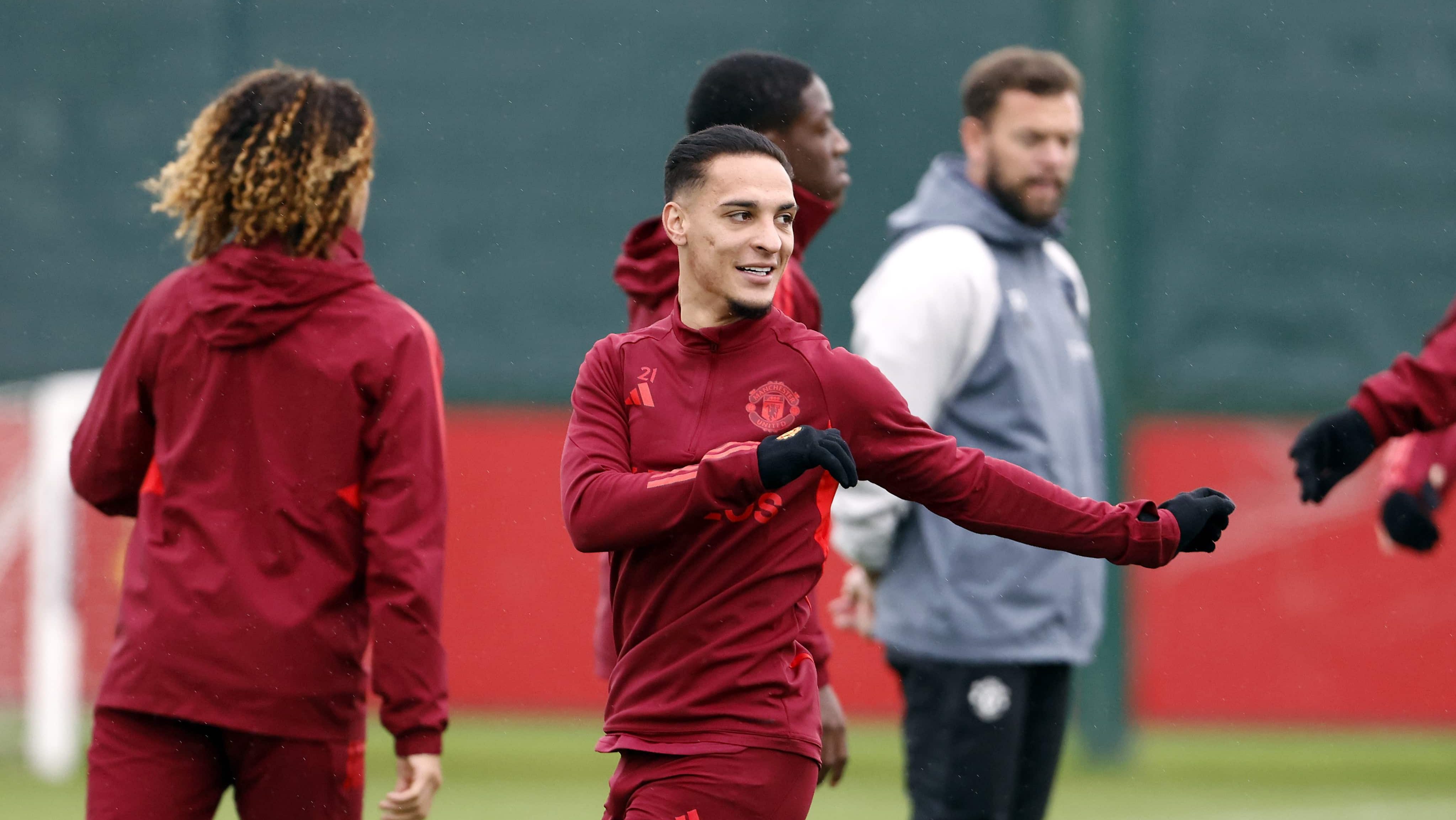 Ainda sob investiga&ccedil;&atilde;o, Antony deve ser novidade de um desesperado Manchester United