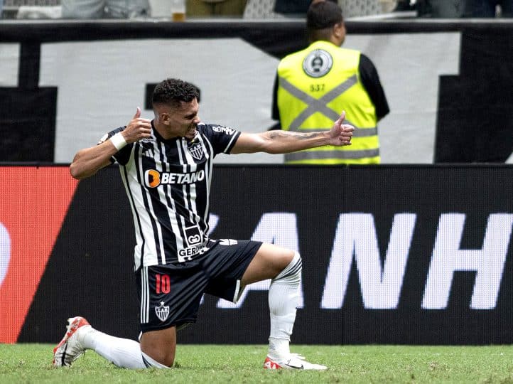 Grande fase no Atlético-MG faz Paulinho sonhar mais alto