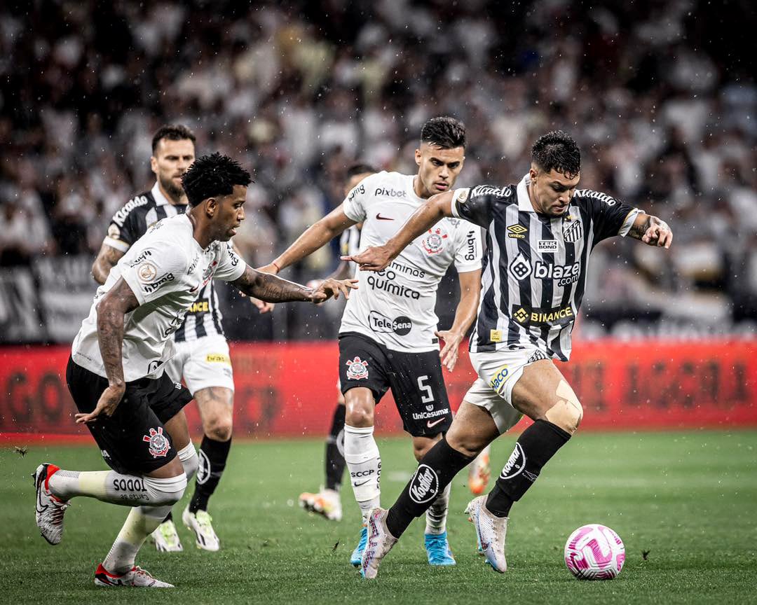 Em jogo dominado pelo Corinthians, Santos empata com p&ecirc;nalti pol&ecirc;mico sinalizado pelo VAR