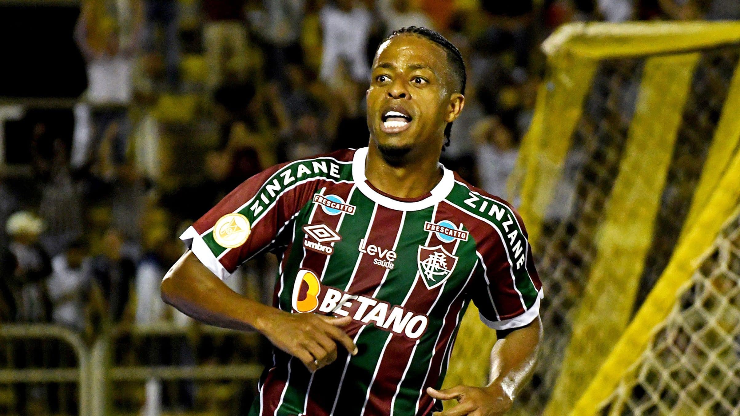 Keno fez dois gols e teve grande atua&ccedil;&atilde;o na vit&oacute;ria do Fluminense sobre o Goi&aacute;s - Foto: Icon sport