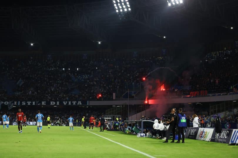 Tragédia envolvendo morte de torcedor marca confronto entre Milan e Napoli