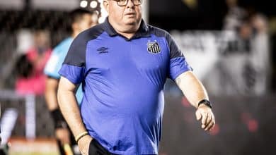 Santos: Ap&oacute;s vit&oacute;ria sobre o Coritiba, Marcelo Fernandes sai em defesa do goleiro Vladimir