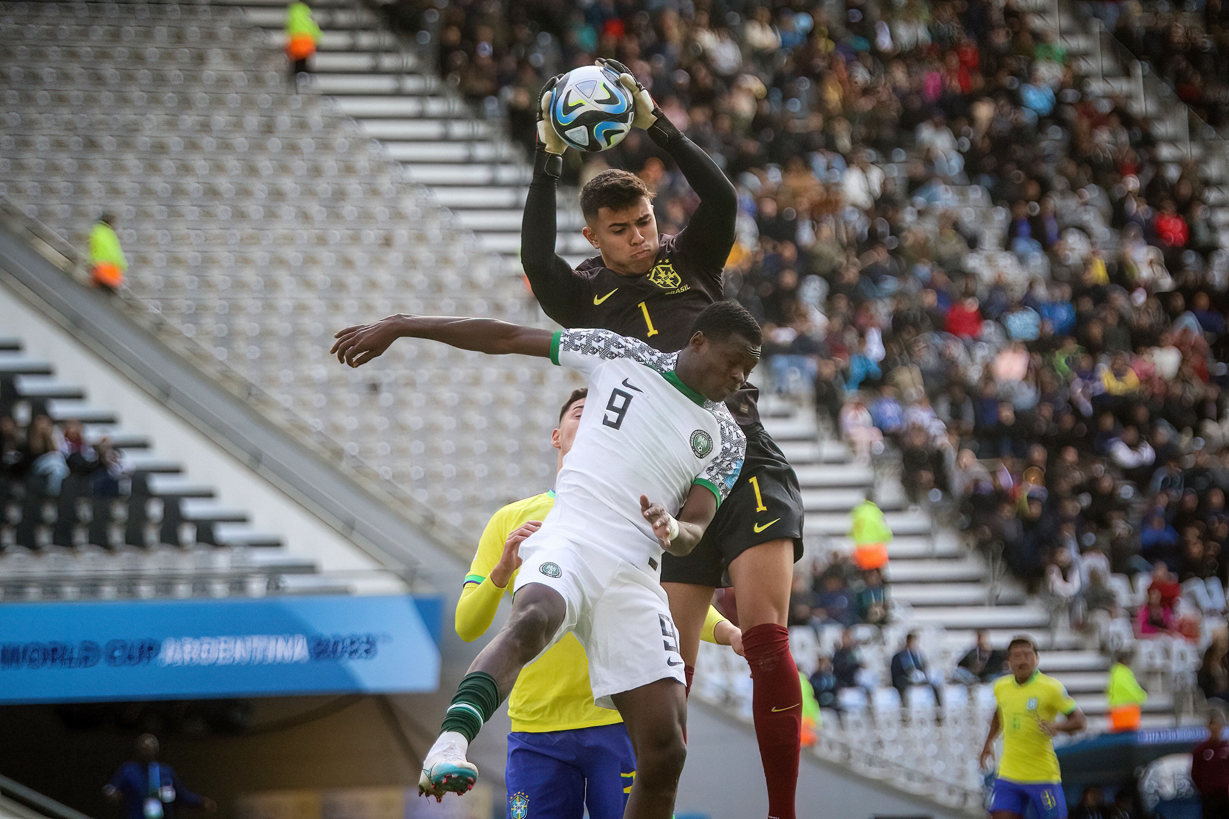 Mycael, goleiro do Athletico-PR - Foto: IconSport