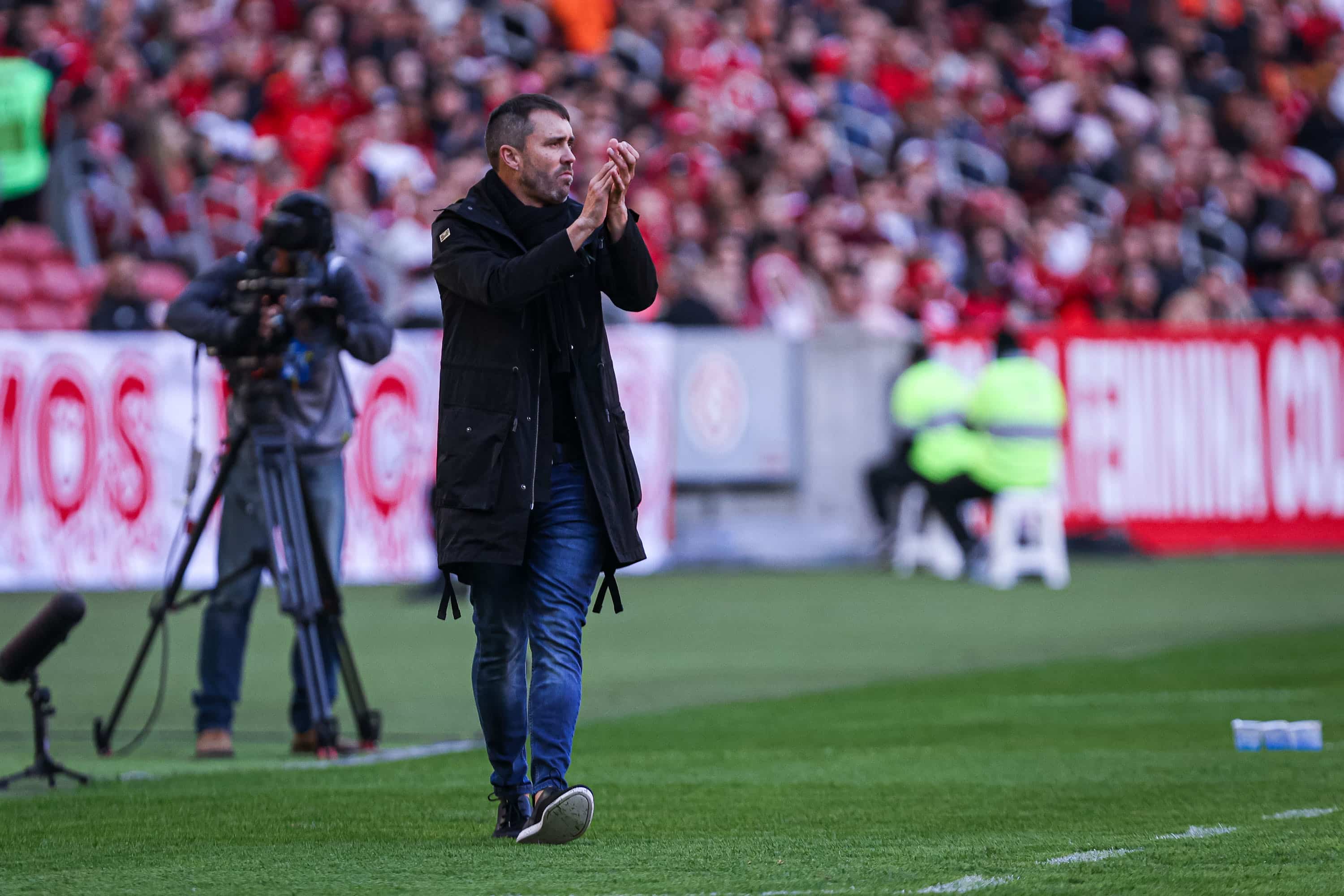 Coudet diz que Internacional merecia ter goleado o Gr&ecirc;mio: &lsquo;Diferen&ccedil;a grande&rsquo;