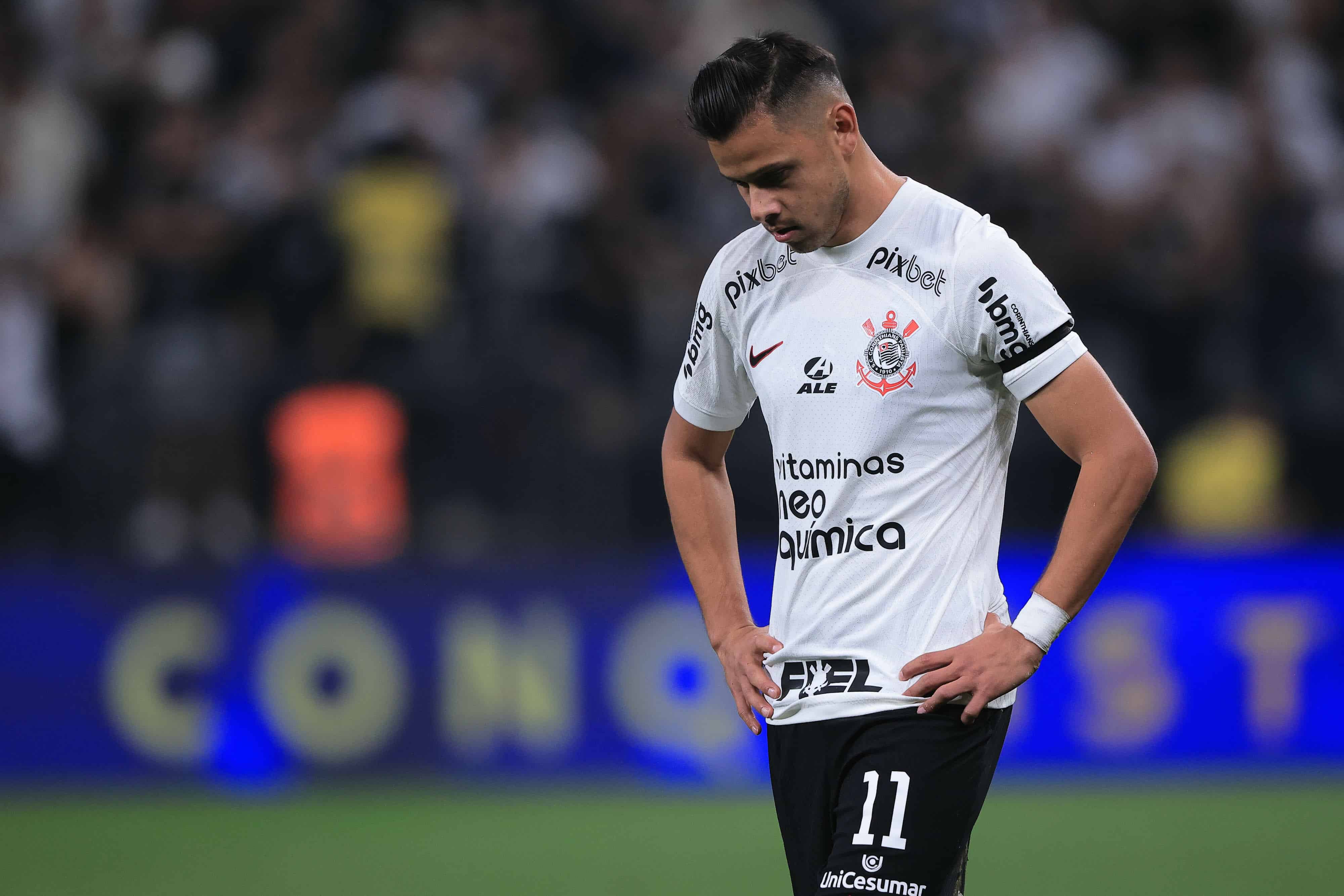 Corinthians contratou jogadores com passado campe&atilde;o, mas s&oacute; gratid&atilde;o e nostalgia n&atilde;o levantam ta&ccedil;as