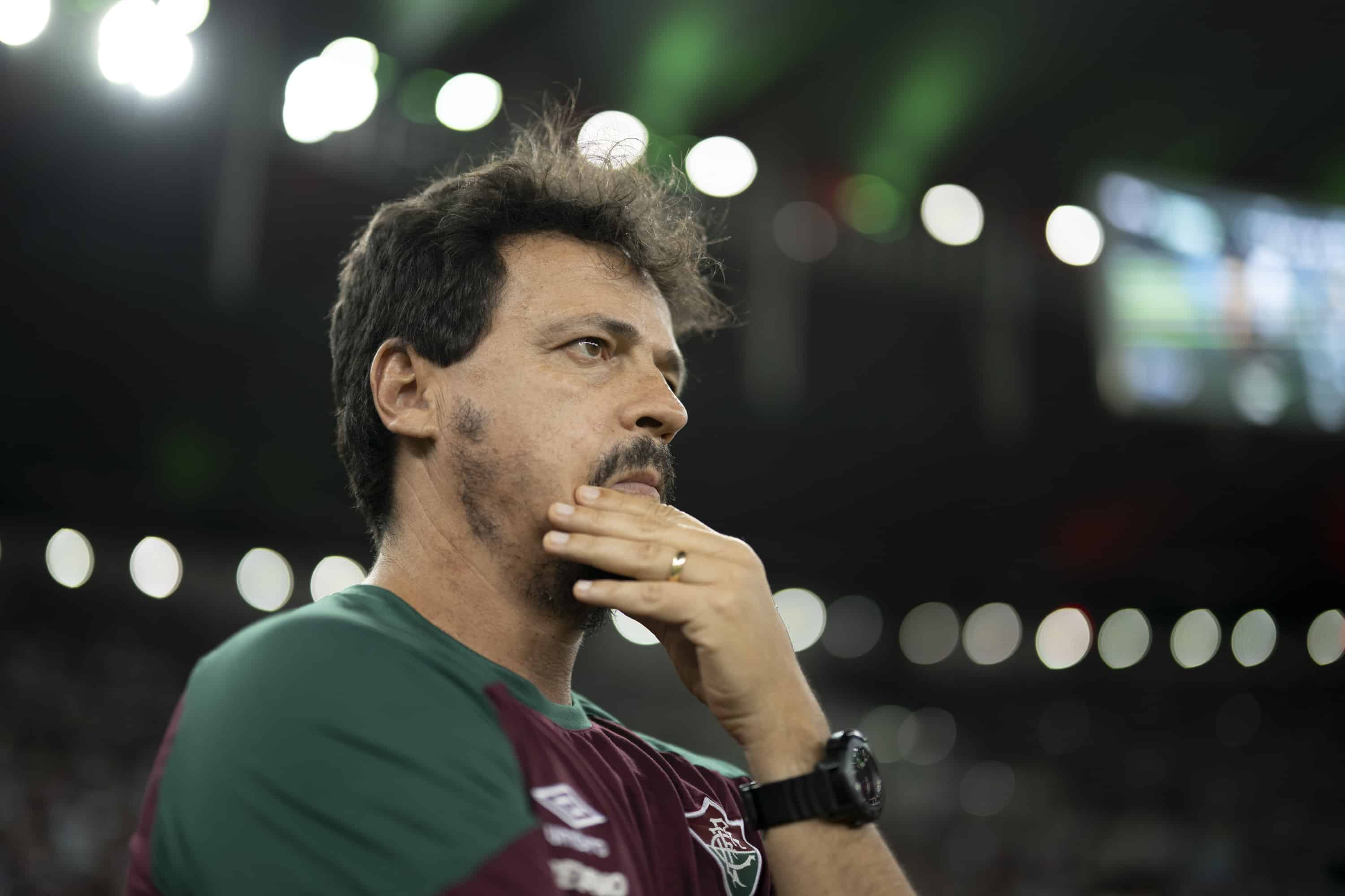 Fernando Diniz tem desafios para acertar o Fluminense antes da final da Libertadores - Foto: Icon sport