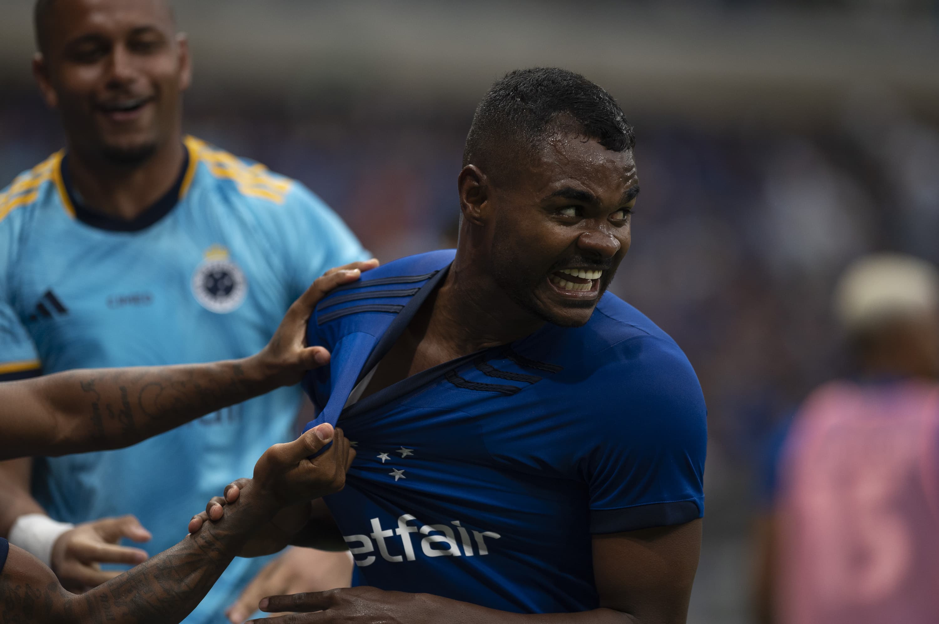 Cruzeiro e Am&eacute;rica-MG empatam em jogo fraco e se complicam no Brasileir&atilde;o