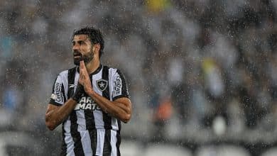 Botafogo s&oacute; empata com o Goi&aacute;s e Bruno Lage faz por merecer vaias da torcida