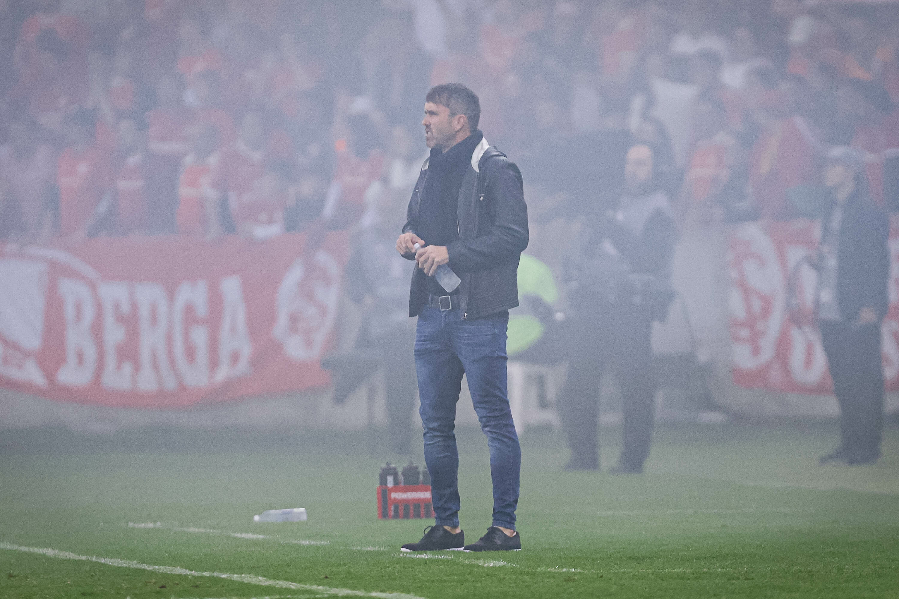 Abatido, Coudet diz que Internacional merecia a classifica&ccedil;&atilde;o contra o Fluminense: &lsquo;Falta de sorte&rsquo;