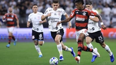 Corinthians comete os mesmos erros de sempre, mas resgata empate contra o Flamengo