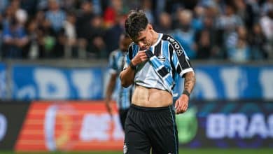 Com mais uma atua&ccedil;&atilde;o ruim, Ferreira ouve vaias e clima no Gr&ecirc;mio fica insustent&aacute;vel