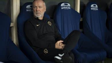 Mano Menezes lamenta resultado no Maracan&atilde;, mas enxerga a mudan&ccedil;a que procura no Corinthians