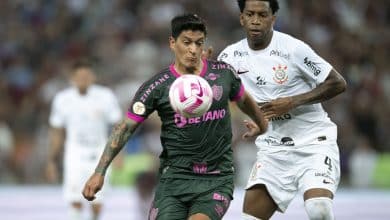 Fluminense e Corinthians mostram oscila&ccedil;&atilde;o em postura e empatam em jogo de seis gols