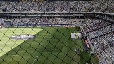 Atl&eacute;tico-MG x Cruzeiro foi hist&oacute;rico dentro de campo, mas pequeno fora dele