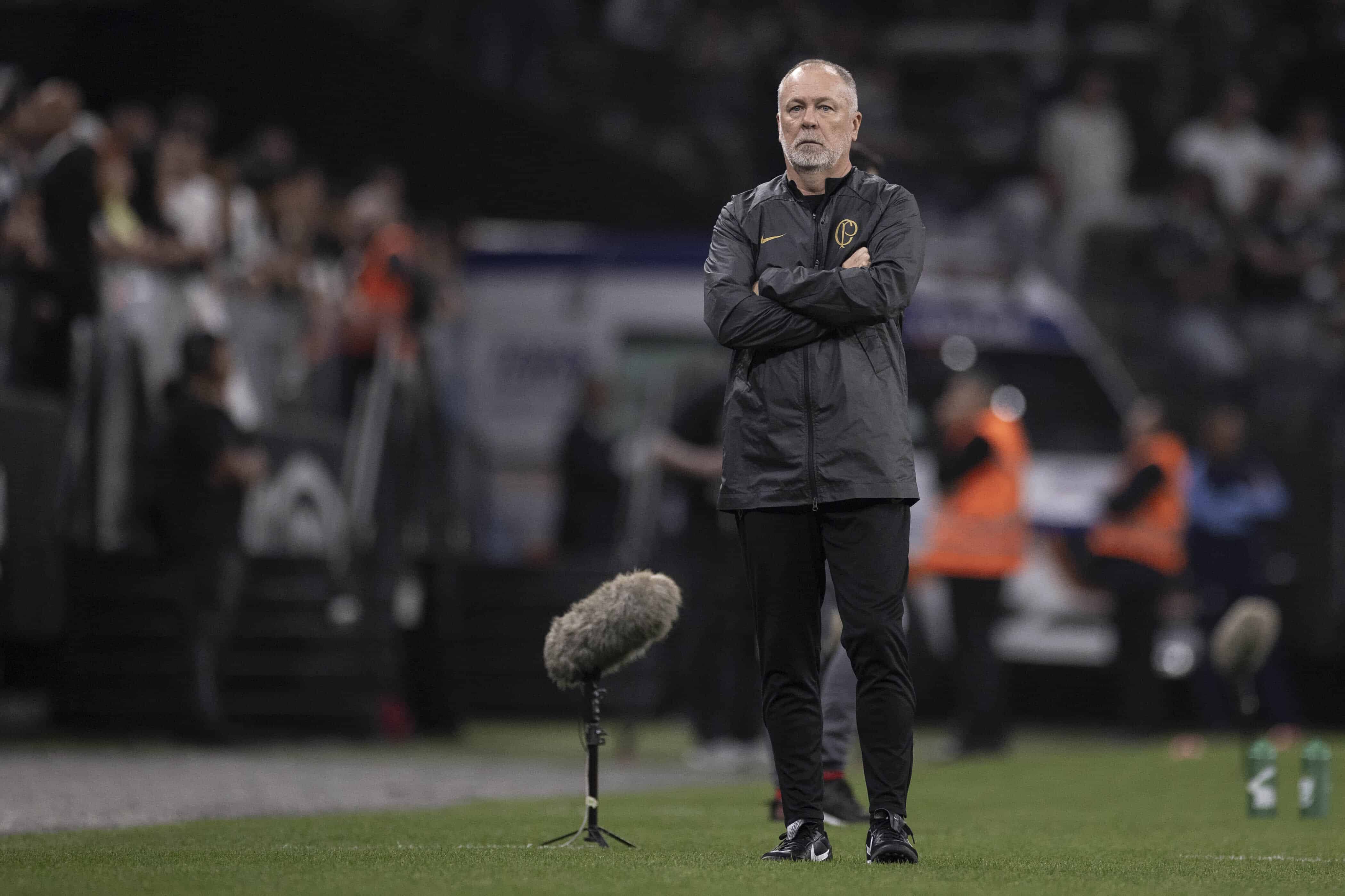 Como esfriar o caldeir&atilde;o que &eacute; o Corinthians 2024? Refor&ccedil;os e cautela de Mano Menezes podem ser o caminho