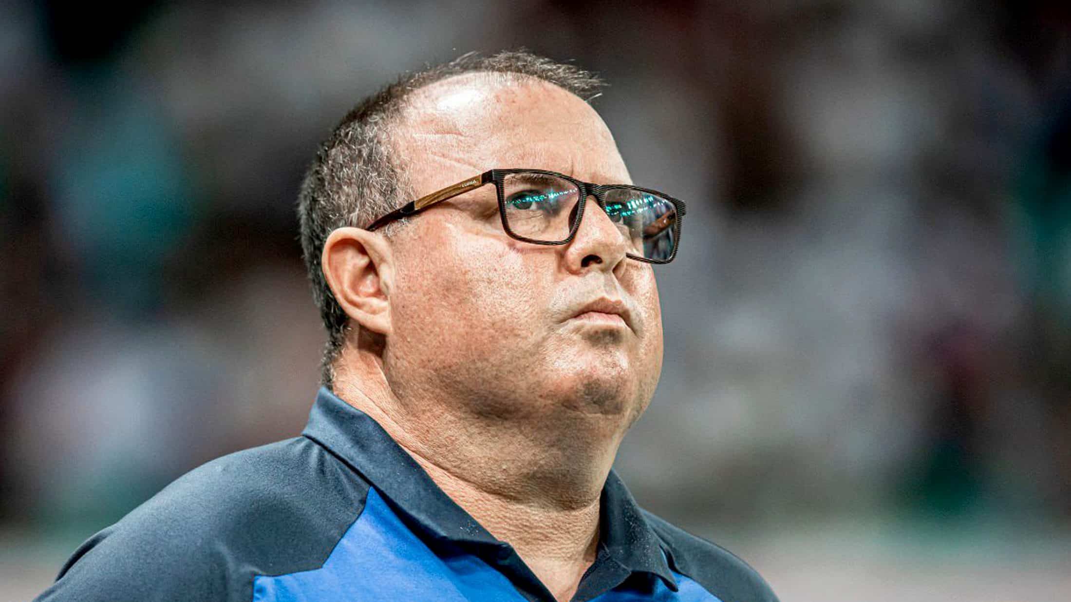 Marcelo Fernandes pede desculpas aos torcedores do Santos por derrota avassaladora contra o Internacional
