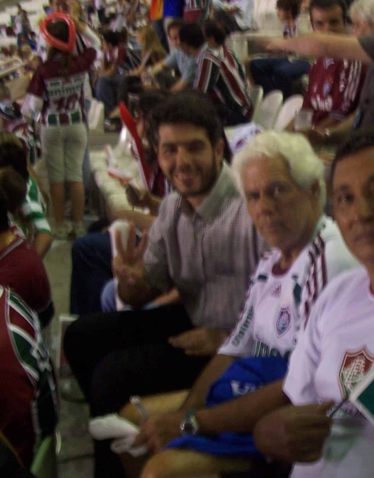 Domenico foi &agrave; final da Libertadores de 2008 com seu pai, Antonio. Na final de 2023, ele ser&aacute; seu santo de devo&ccedil;&atilde;o no c&eacute;u - Foto: Acervo Pessoal