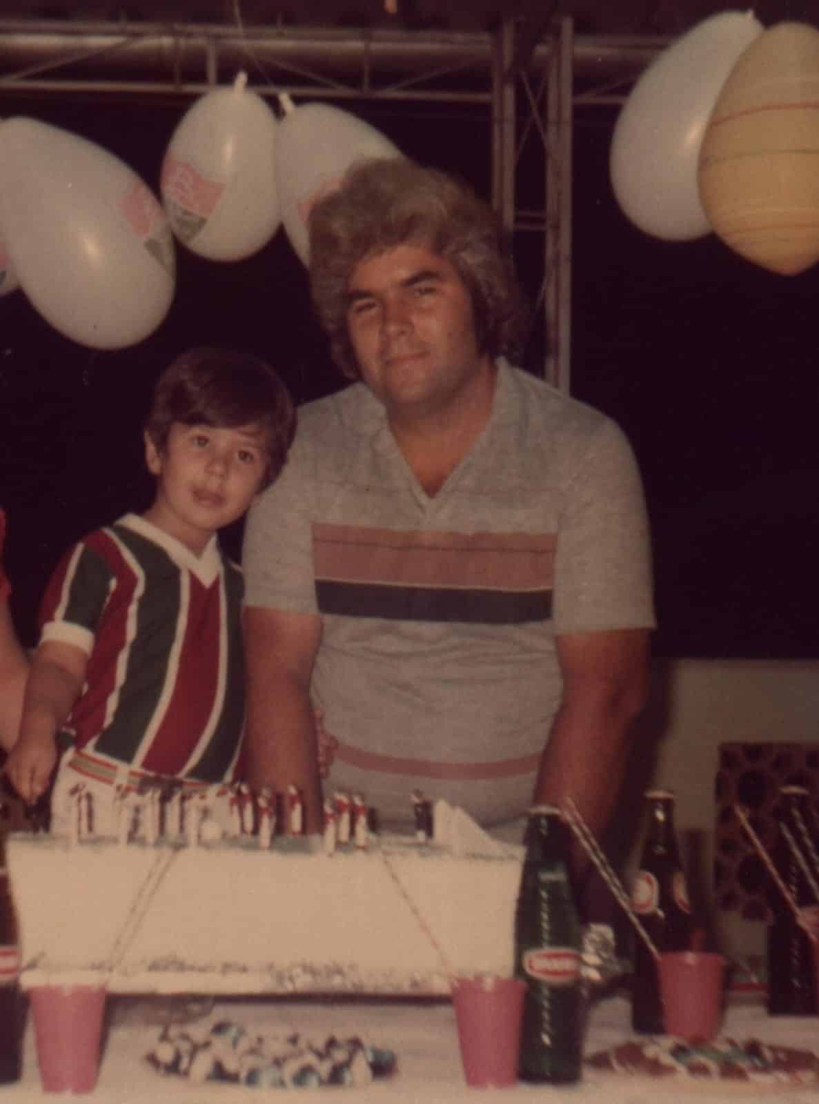 Domenico herdou a paix&atilde;o pelo Fluminense do pai Antonio, um italiano fan&aacute;tico pelas cores de seu pa&iacute;s e do Tricolor - Foto: Acervo Pessoal