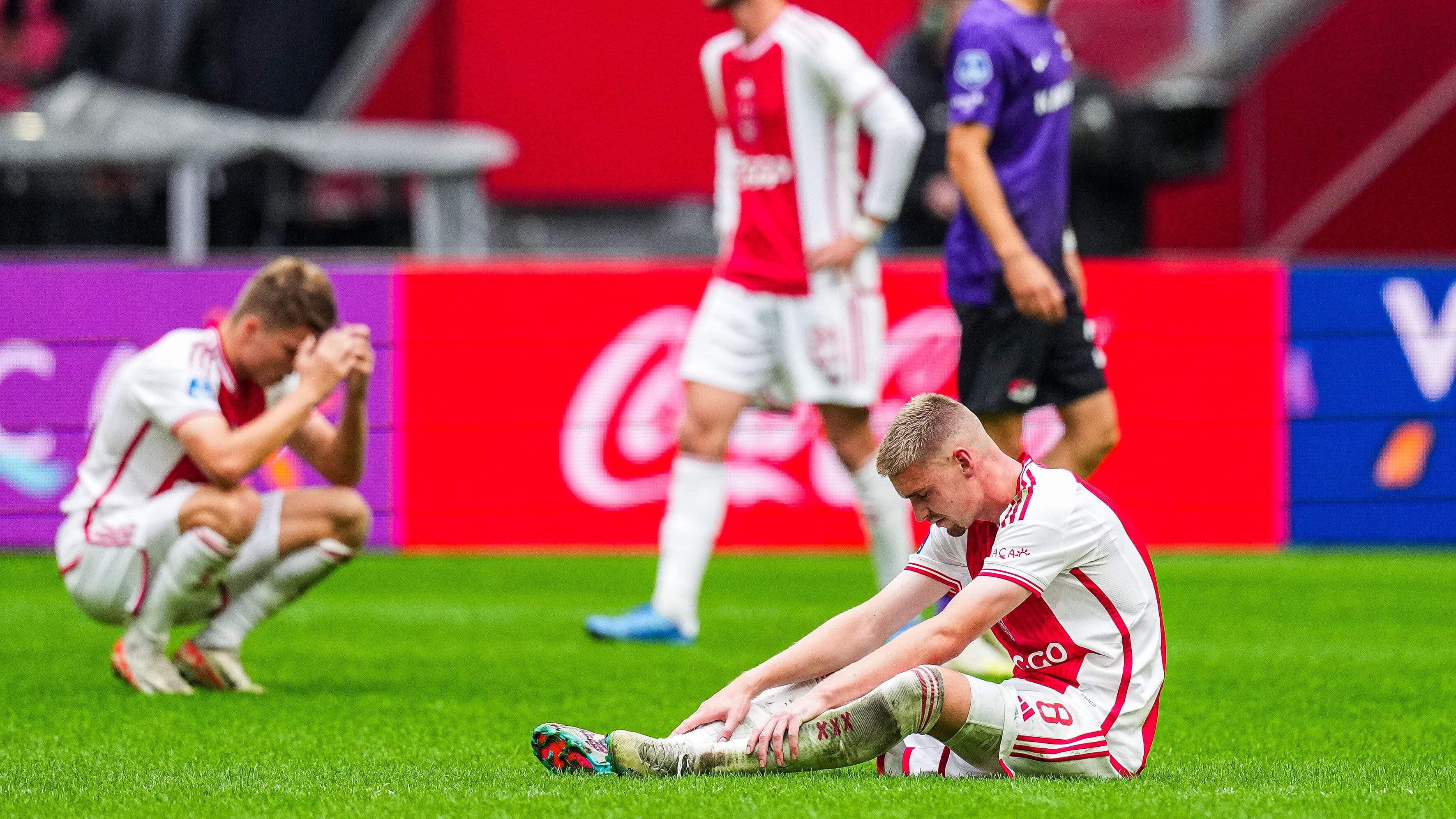 Crise sem precedentes: O que leva o Ajax a estar na zona do rebaixamento?