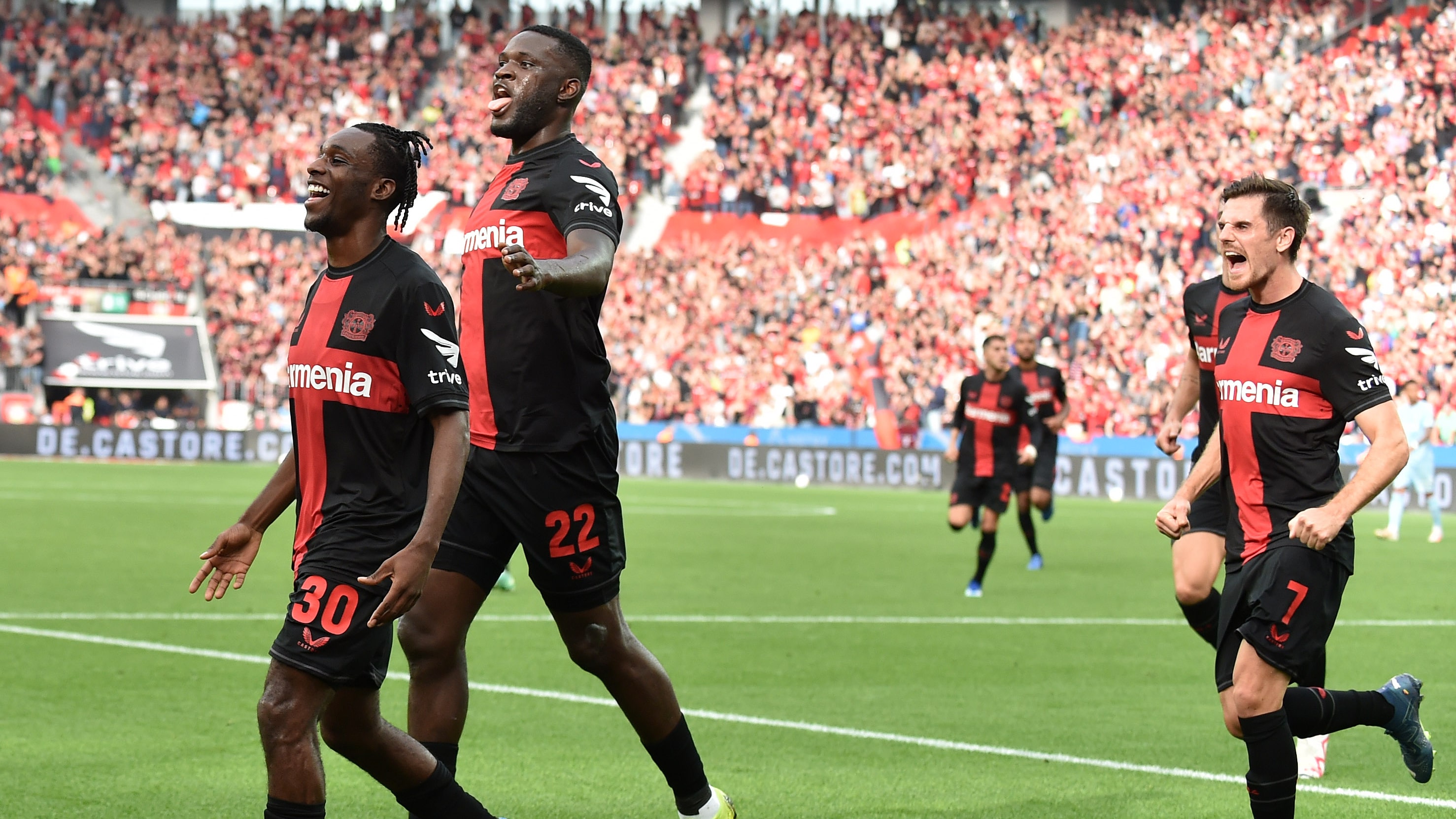 Leverkusen segue implac&aacute;vel e ter&aacute; mais uma rodada na lideran&ccedil;a da Bundesliga