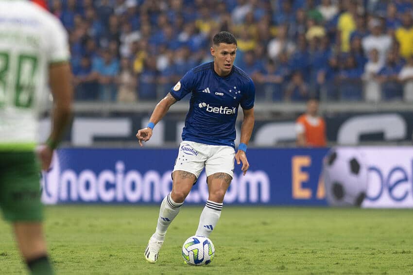 Mateus Vital saiu muito vaiado da partida entre Cruzeiro x Am&eacute;rica-MG