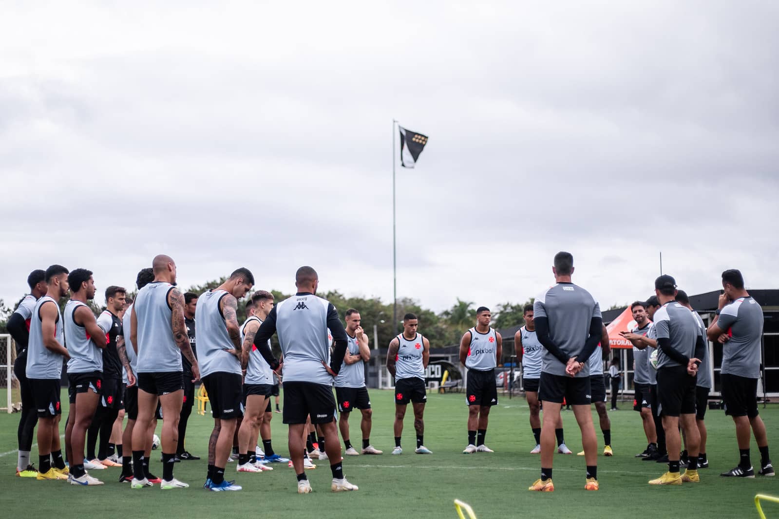 Vasco tem uma Data Fifa e oito dias para tentar evitar trag&eacute;dia no Brasileiro