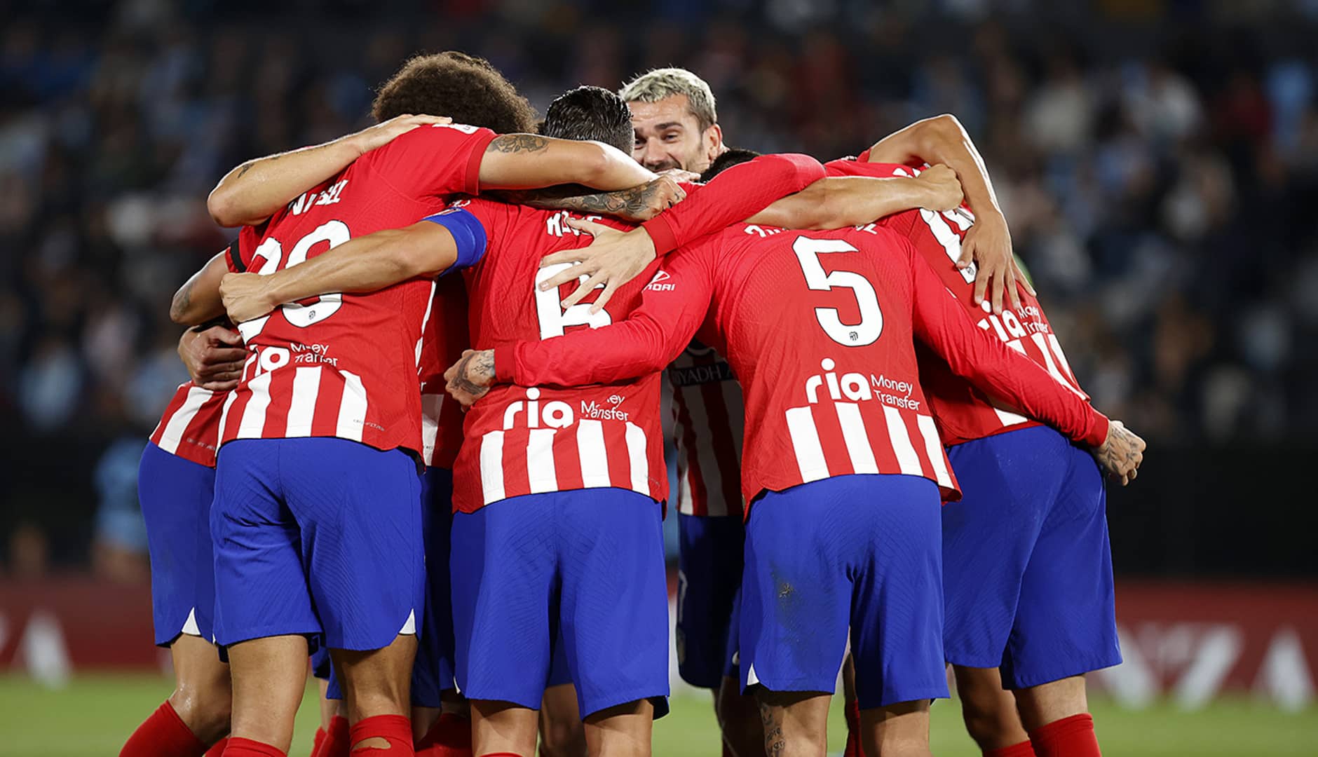 Acertou at&eacute; quando errou: Griezmann marca hat-trick na vit&oacute;ria do Atl&eacute;tico sobre o Celta
