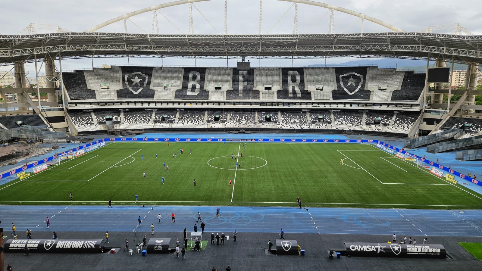 Botafogo e Athletico-PR fazem complemento em ritmo de treino e s&oacute; empatam no Nilton Santos vazio