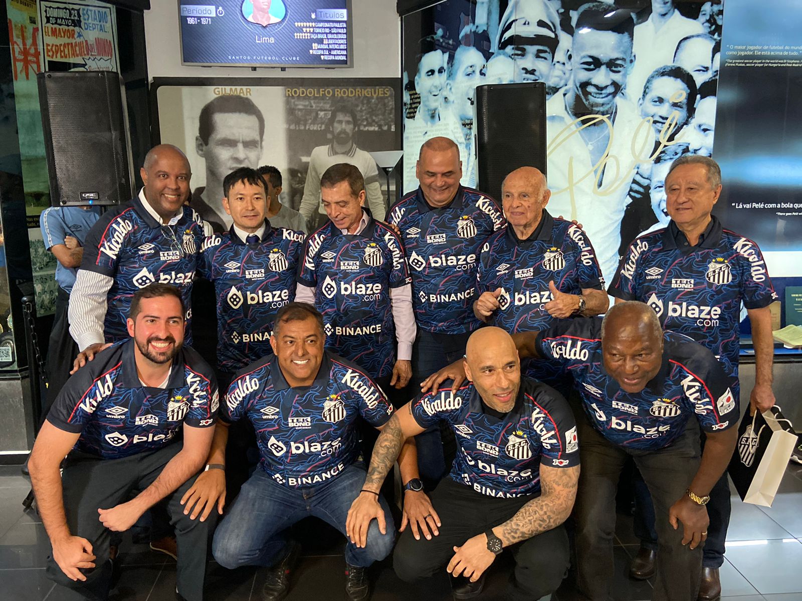 Ex-jogadores com a camisa japonesa