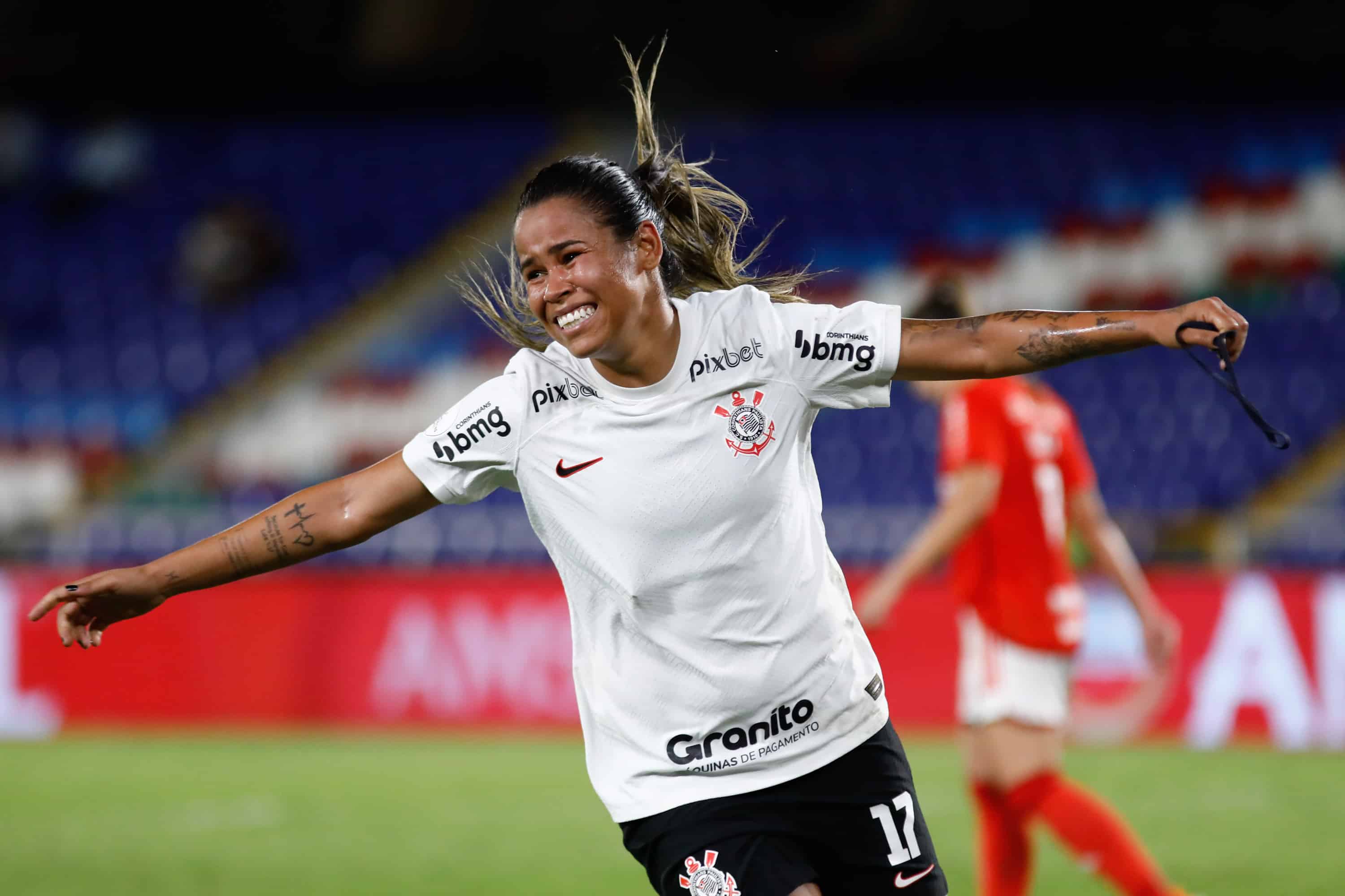 Corinthians derruba o Inter nos p&ecirc;naltis e marca decis&atilde;o da Libertadores Feminina contra o Palmeiras