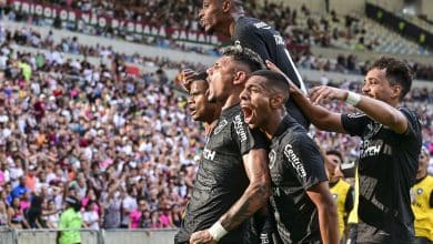Botafogo supera Fluminense, espanta crise e mostra que est&aacute; viv&iacute;ssimo na briga pelo t&iacute;tulo brasileiro