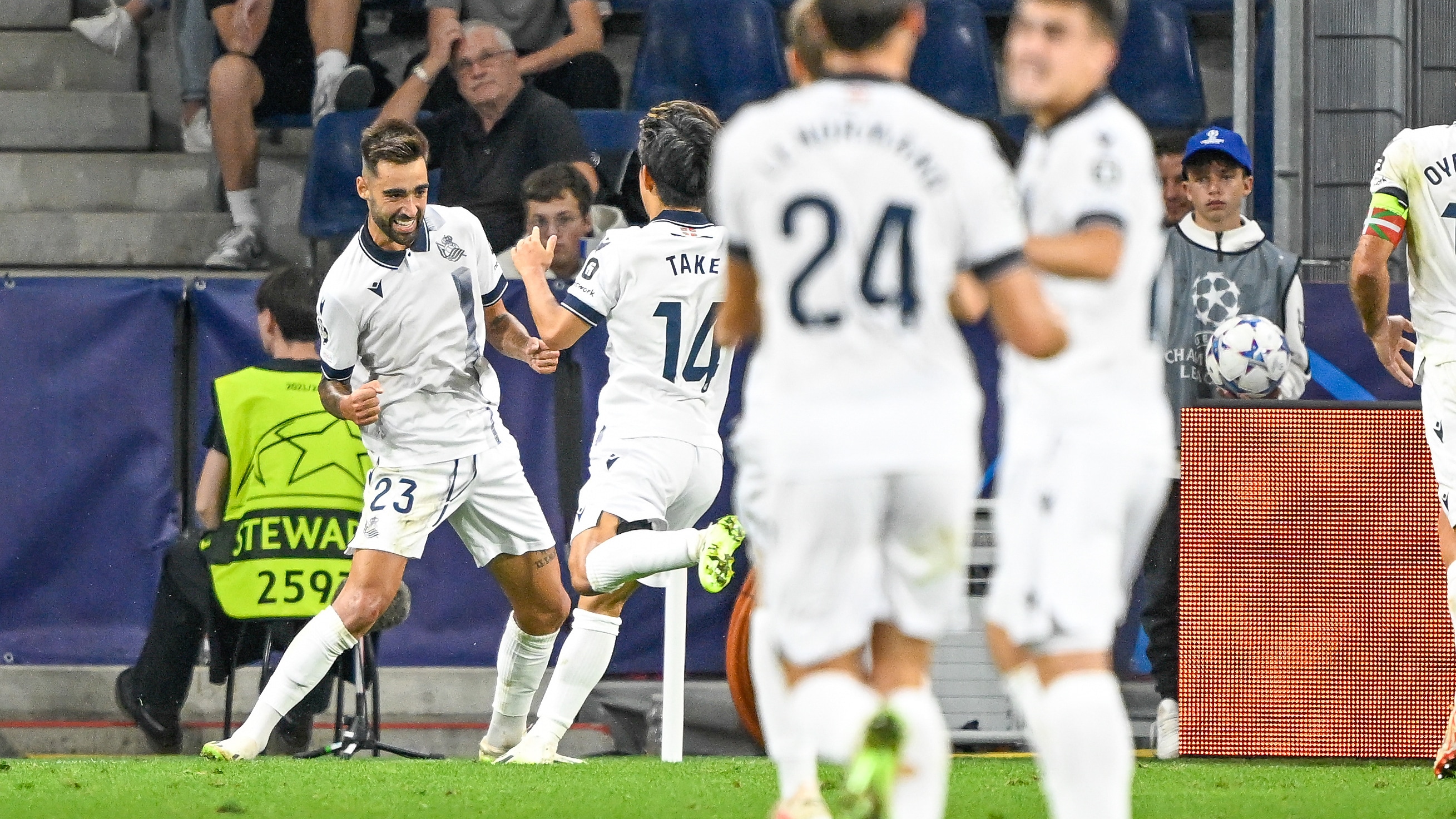 Real Sociedad engole o Salzburg e fica muito bem posicionada para as oitavas de final