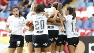 Corinthians superou as amea&ccedil;as para golear o Am&eacute;rica de Cali e avan&ccedil;ar &agrave;s semifinais