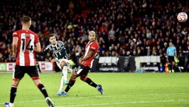 Manchester United honra Sir Bobby Charlton com gola&ccedil;o de Dalot para vencer o Sheffield