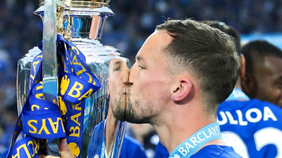 Campeão com o Leicester, Drinkwater não conseguiu resgatar a carreira e se aposenta aos 33 anos