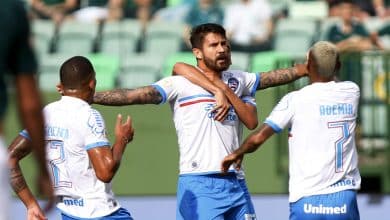 Com gola&ccedil;o inusitado, hat-trick e reviravoltas, Bahia vence Goi&aacute;s em jogo de tirar o f&ocirc;lego