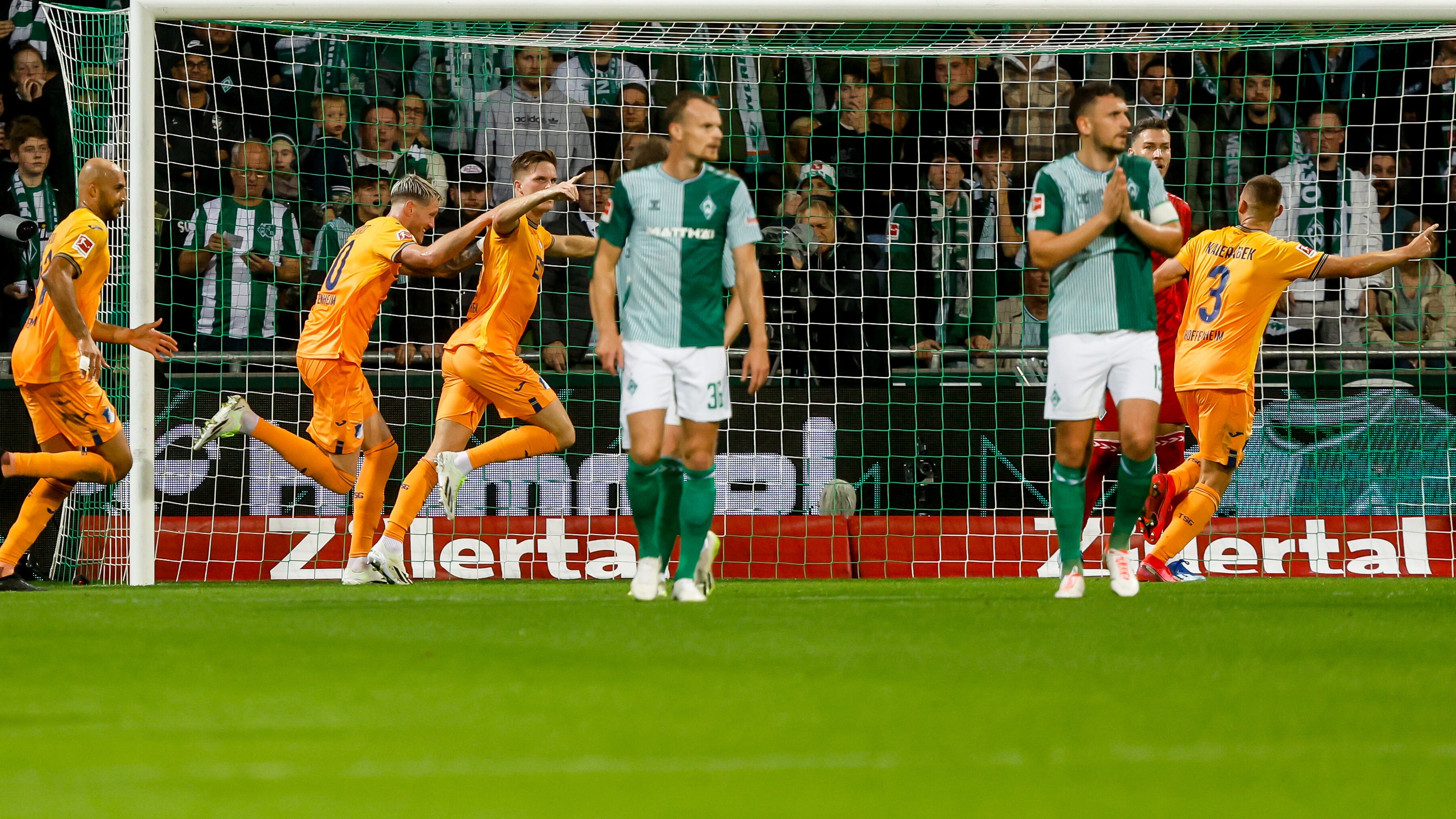 B&uuml;lter pegou na veia de fora da &aacute;rea para frustrar o Werder Bremen nos acr&eacute;scimos